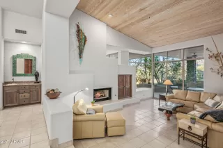 Photo #3: 6192622 Listing