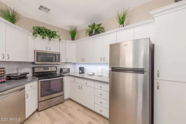 MLS: 6193148 Condo For Sale