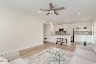 Photo #3: 6193219 Listing