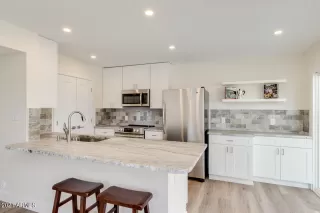 Photo #5: 6193219 Listing