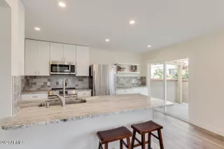 Photo #6: 6193219 Listing