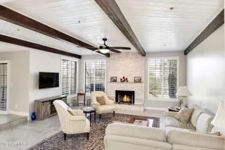 Photo #2: 6193233 Listing