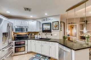 Photo #5: 6193318 Listing