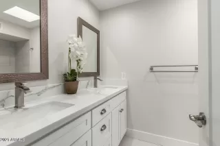 Photo #6: 6193650 Listing
