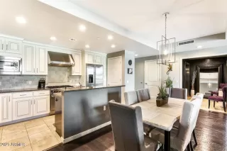 Photo #3: 6193730 Listing