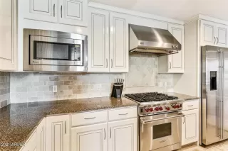 Photo #5: 6193730 Listing