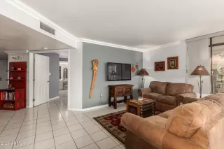 Photo #6: 6193830 Listing