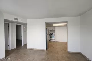 Photo #6: 6193845 Listing