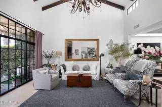 Photo #3: 6193895 Listing