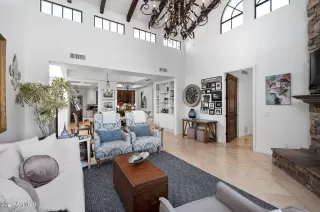 Photo #4: 6193895 Listing