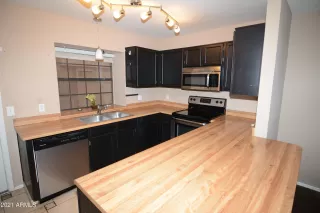 Photo #5: 6193928 Listing