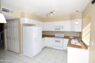 Photo #4: 6193931 Listing