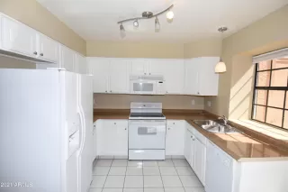 Photo #5: 6193931 Listing