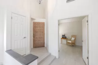 Photo #6: 6193989 Listing