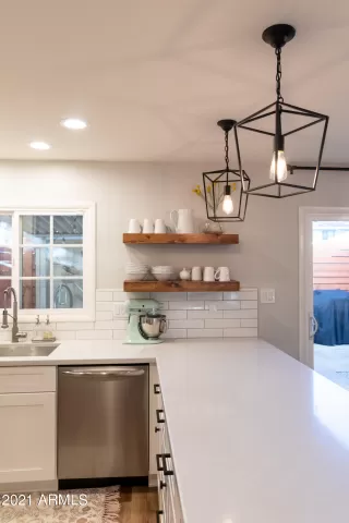 Photo #5: 6194019 Listing