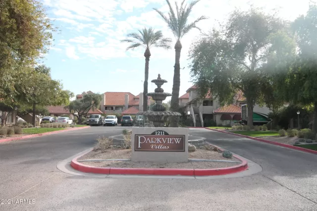 MLS: 6194076 Condo For Sale