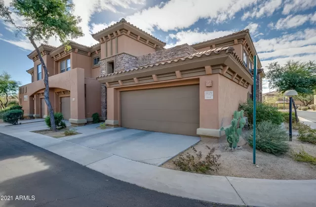 MLS: 6194266 Condo For Sale