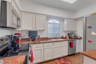 Photo #6: 6194345 Listing