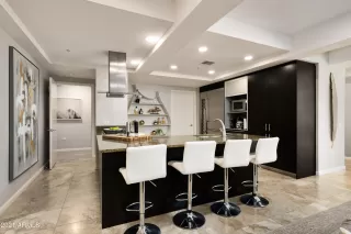 Photo #5: 6194357 Listing