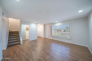 Photo #5: 6194707 Listing