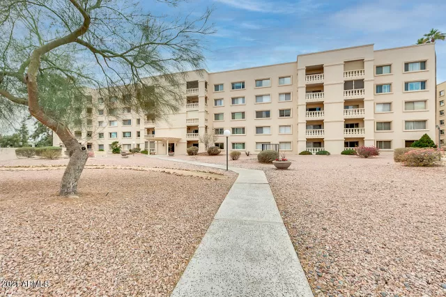 MLS: 6194718 Condo For Sale
