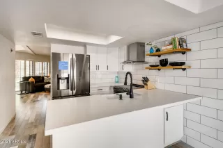 Photo #5: 6194785 Listing