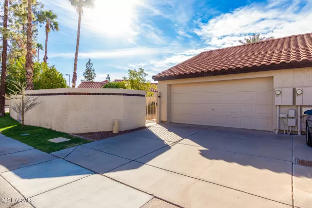 MLS: 6194816 Condo For Sale