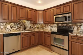 Photo #2: 6195250 Listing