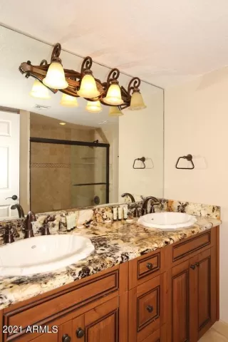 Photo #4: 6195250 Listing