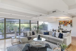 Photo #4: 6195431 Listing