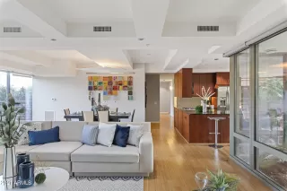 Photo #6: 6195431 Listing