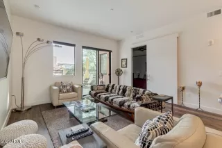 Photo #5: 6195651 Listing