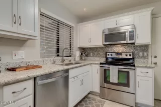 Photo #3: 6195970 Listing