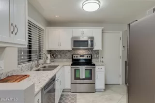 Photo #4: 6195970 Listing