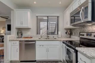 Photo #6: 6195970 Listing