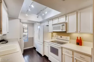 Photo #5: 6196191 Listing