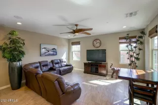 Photo #5: 6196386 Listing 