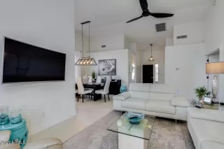 Photo #3: 6196406 Listing