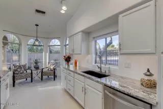 Photo #5: 6196406 Listing