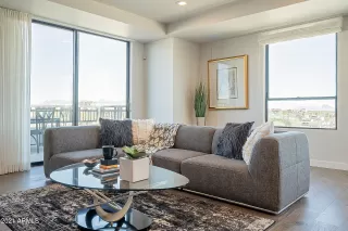 Photo #3: 6196898 Listing