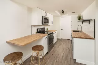 Photo #1: 6196908 Listing