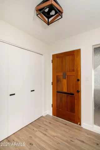 Photo #5: 6196908 Listing