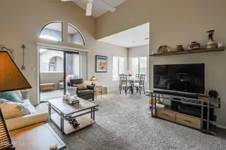 Photo #4: 6197061 Listing