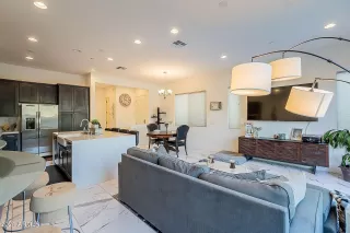 Photo #2: 6197111 Listing