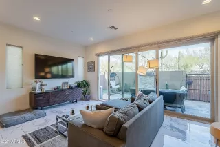 Photo #5: 6197111 Listing