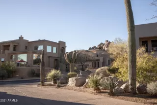 Photo #2: 6197158 Listing