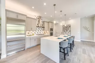 Photo #6: 6197174 Listing 