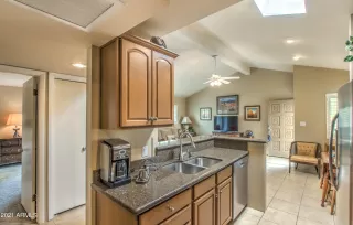 Photo #2: 6197238 Listing 