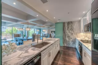 Photo #1: 6197403 Listing