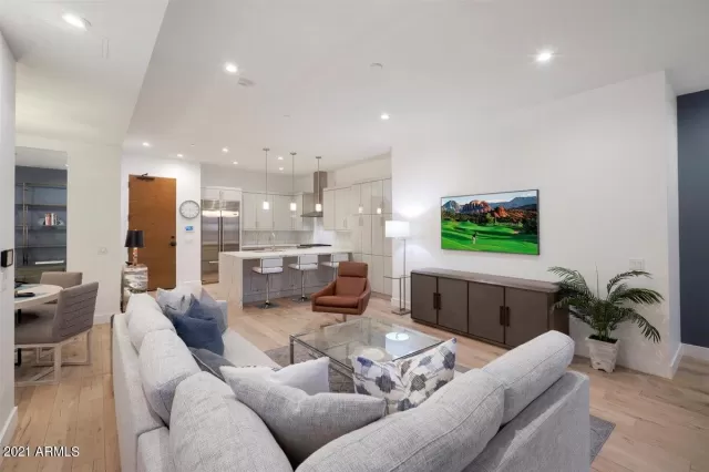 MLS: 6197702 Condo For Sale